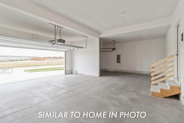 909 Walnut Drive, Norwalk, IA 50211