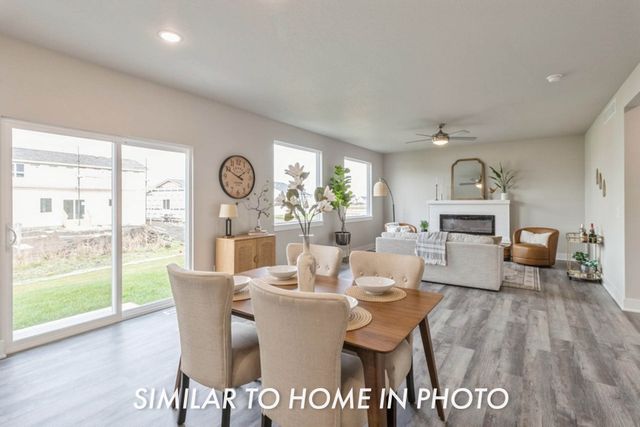 909 Walnut Drive, Norwalk, IA 50211