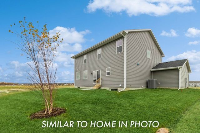 909 Walnut Drive, Norwalk, IA 50211