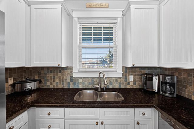 4142 Green Heron Circle, Galveston, TX 77554