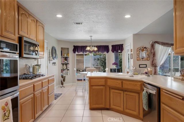 13289 Country Club, Victorville, CA 92395