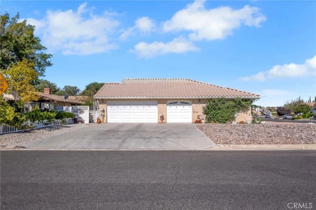 13289 Country Club, Victorville, CA 92395