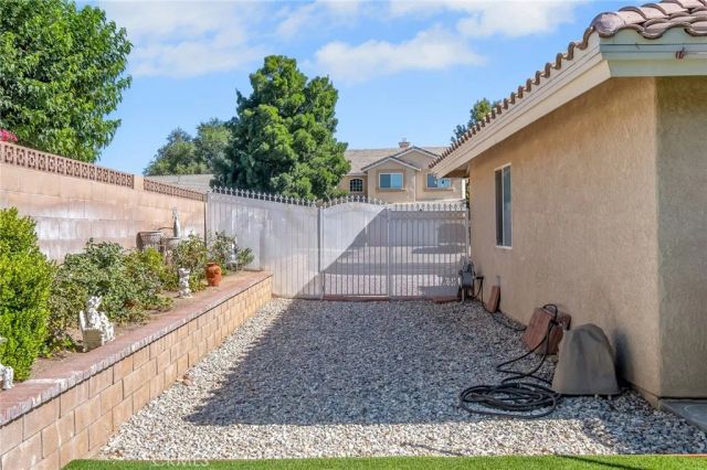 13289 Country Club, Victorville, CA 92395