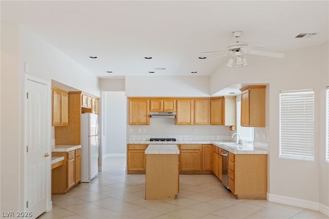 2009 SEDONA CREEK, Las Vegas, NV 89128