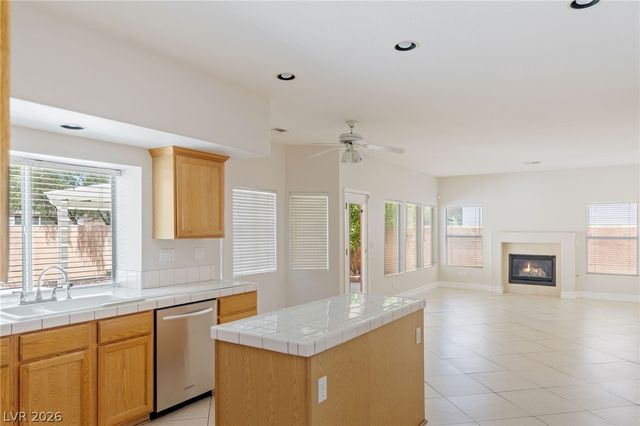 2009 SEDONA CREEK, Las Vegas, NV 89128