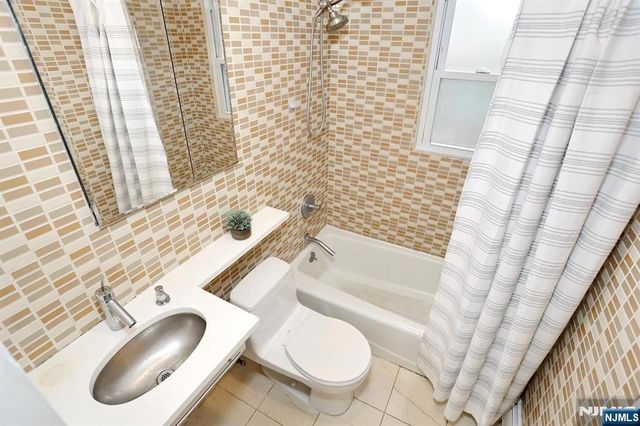 91 Hopper Street, Hillsdale, NJ 07642