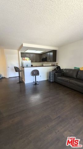 6825 Alabama Avenue 217, Canoga Park (los Angeles), CA 91303
