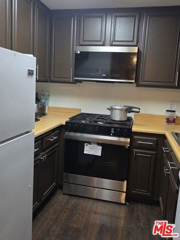 6825 Alabama Avenue 217, Canoga Park (los Angeles), CA 91303