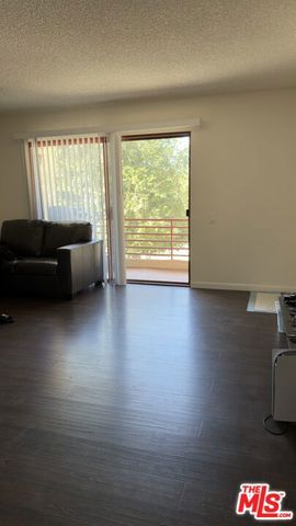 6825 Alabama Avenue 217, Canoga Park (los Angeles), CA 91303