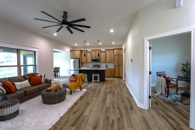 245 ROSEWOOD COURT, Holts Summit, MO 65043