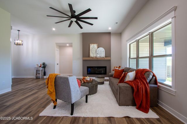 245 ROSEWOOD COURT, Holts Summit, MO 65043