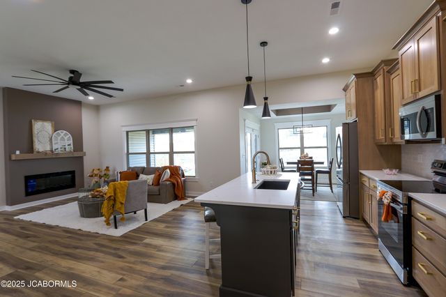 245 ROSEWOOD COURT, Holts Summit, MO 65043