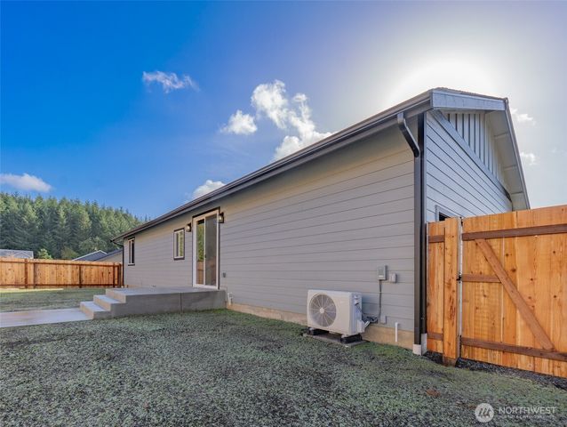 12 Hobble Creek Street, Elma, WA 98541