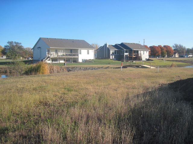 109 S Cottonwood Ct, Whitewater, KS 67154