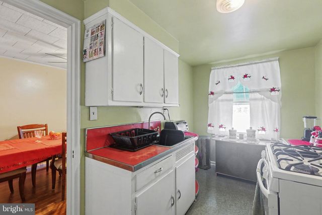 2104 BERRYHILL ST, Harrisburg, PA 17104