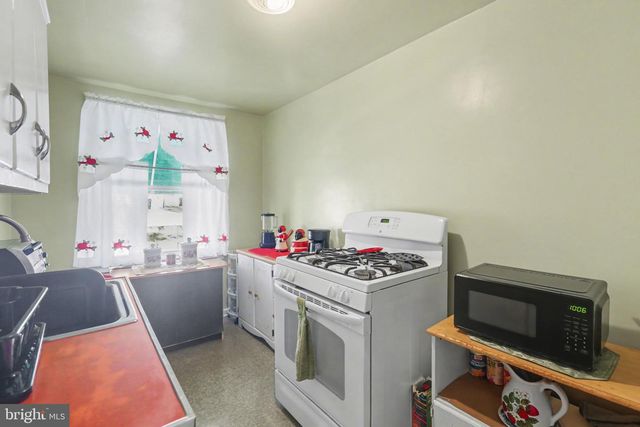 2104 BERRYHILL ST, Harrisburg, PA 17104