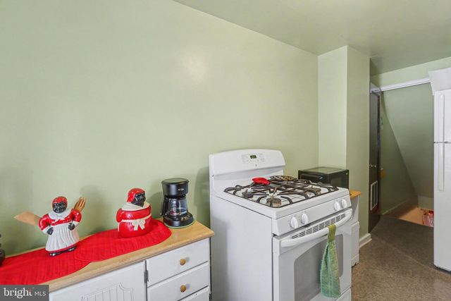 2104 BERRYHILL ST, Harrisburg, PA 17104