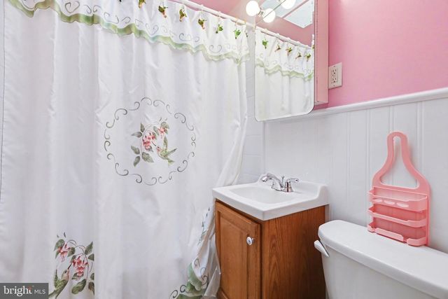 2104 BERRYHILL ST, Harrisburg, PA 17104