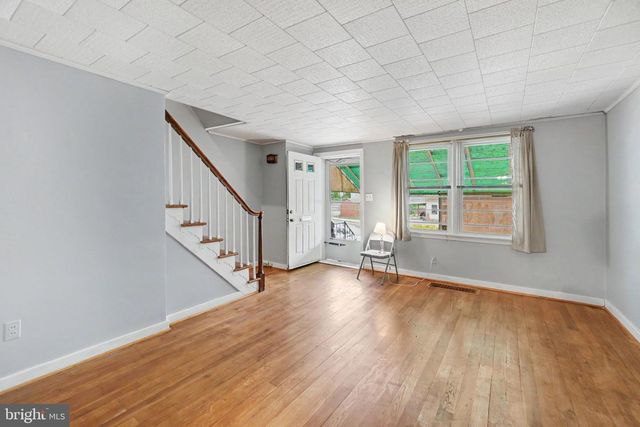2104 BERRYHILL ST, Harrisburg, PA 17104