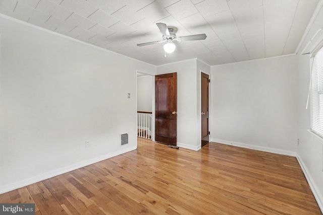 2104 BERRYHILL ST, Harrisburg, PA 17104