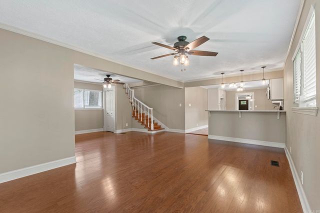 403 S West Street, Morrilton, AR 72110