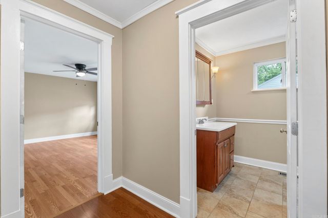 403 S West Street, Morrilton, AR 72110