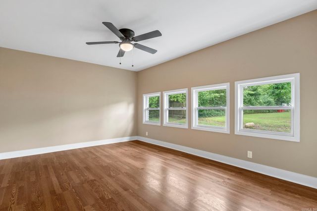 403 S West Street, Morrilton, AR 72110