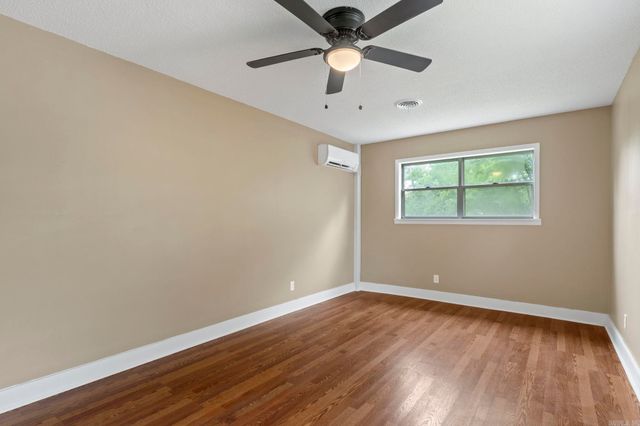 403 S West Street, Morrilton, AR 72110