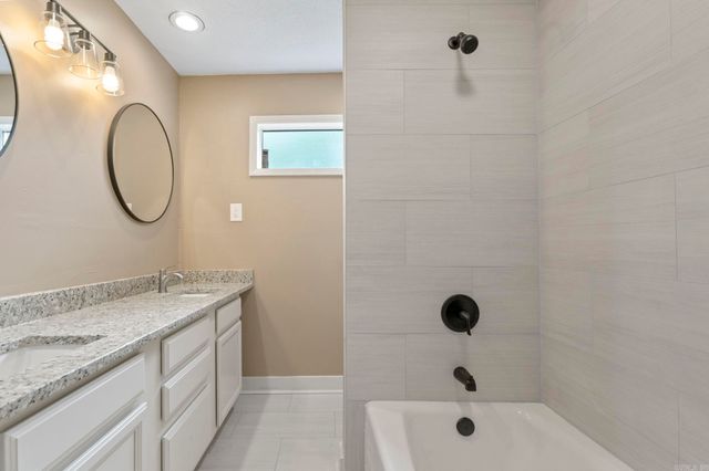 403 S West Street, Morrilton, AR 72110