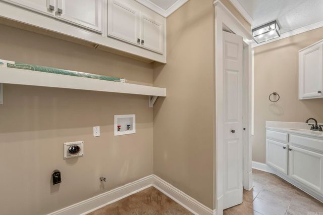 403 S West Street, Morrilton, AR 72110