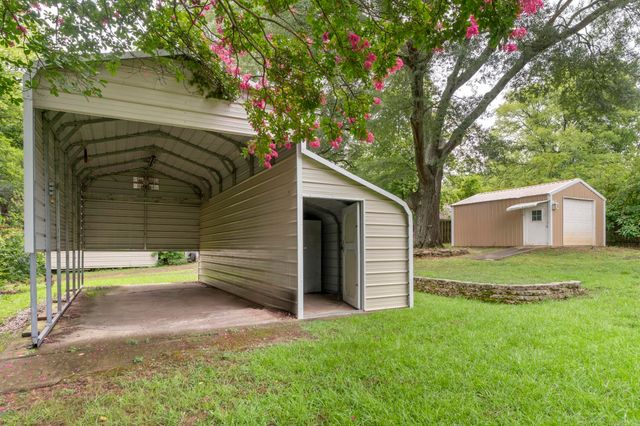 403 S West Street, Morrilton, AR 72110