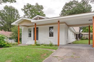 403 S West Street, Morrilton, AR 72110