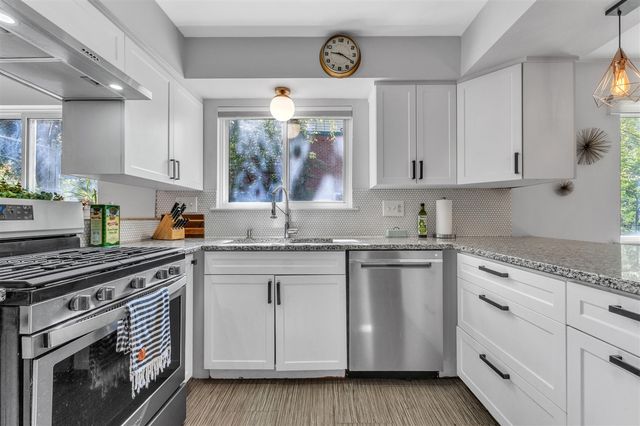 2350 Hilldale Drive, Ann Arbor, MI 48105