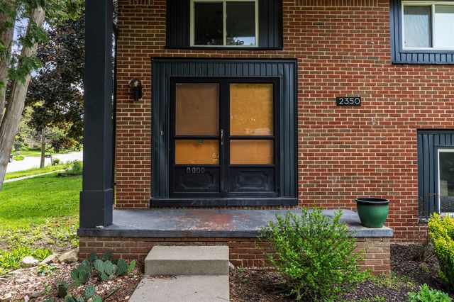 2350 Hilldale Drive, Ann Arbor, MI 48105