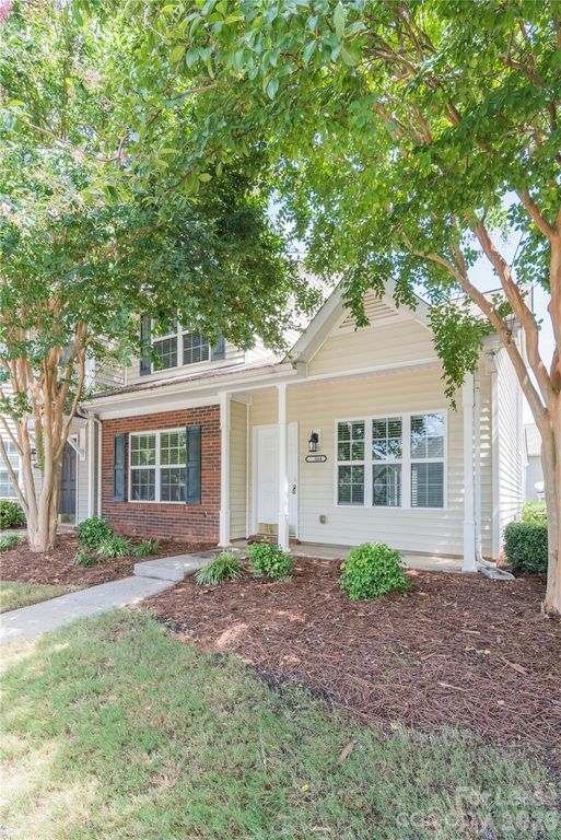 11014 Derryrush Drive, Charlotte, NC 28213