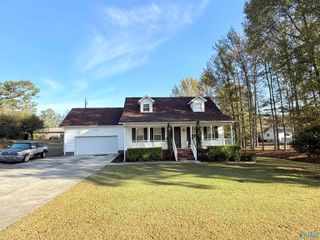 1103 6th Place NE, Arab, AL 35016