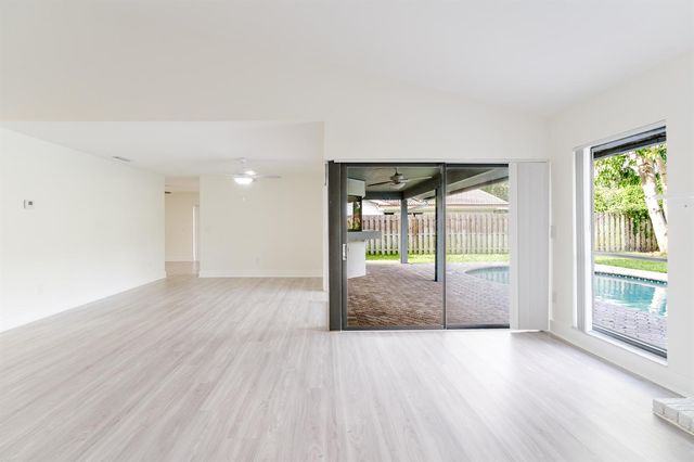 3048 NW 27th Terrace, Boca Raton, FL 33434