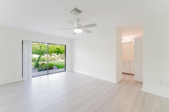 3048 NW 27th Terrace, Boca Raton, FL 33434