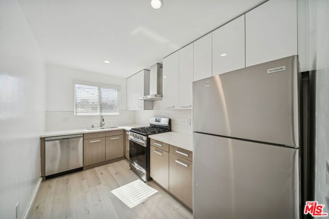 252 S New Hampshire 11, Los Angeles, CA 90004