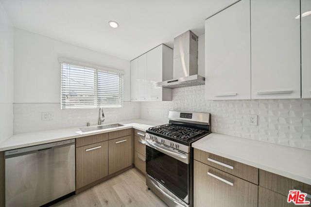 252 S New Hampshire 11, Los Angeles, CA 90004