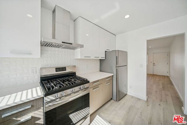 252 S New Hampshire 11, Los Angeles, CA 90004