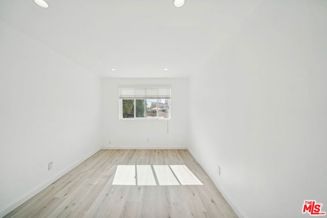 252 S New Hampshire 11, Los Angeles, CA 90004