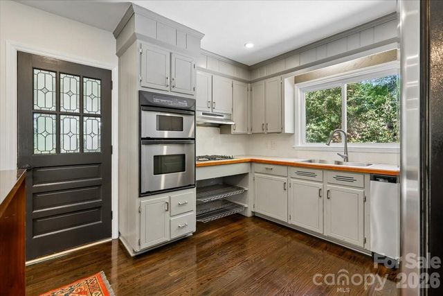 4640 Town And Country Drive, Charlotte, NC 28226