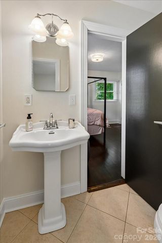 4640 Town And Country Drive, Charlotte, NC 28226
