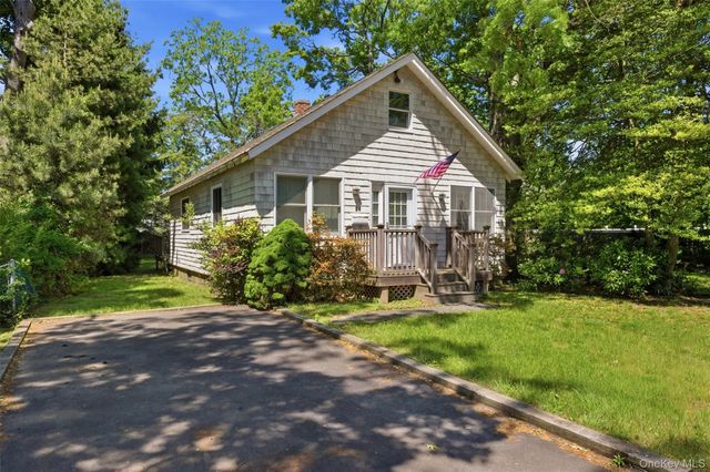 26 Garfield Avenue, East Islip, NY 11730