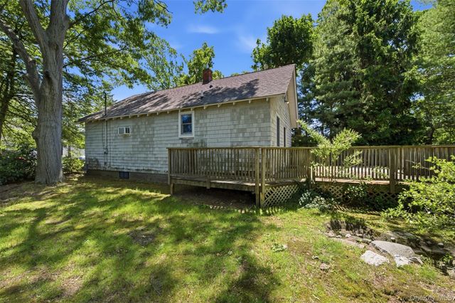 26 Garfield Avenue, East Islip, NY 11730