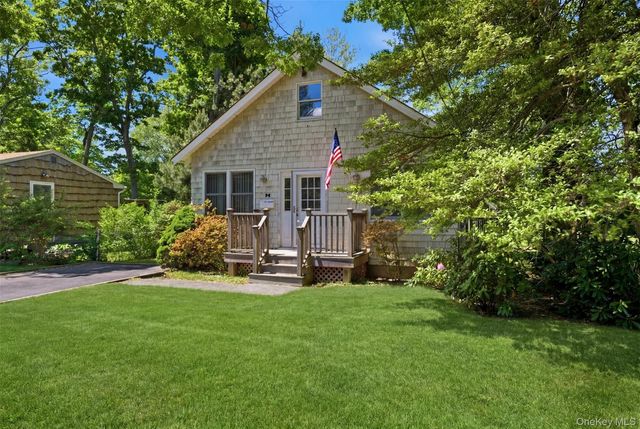 26 Garfield Avenue, East Islip, NY 11730