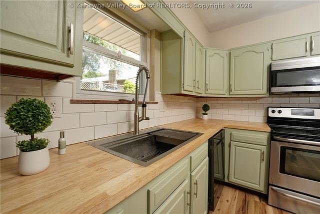 321 Atlas Road, South Charleston, WV 25309