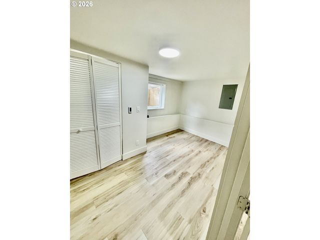 5901 Se FLAVEL Dr, Portland, OR 97206