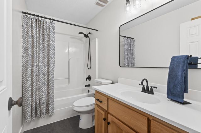 929 Farmers Ridge Trail, Belle Plaine, MN 56011